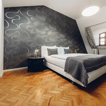 Airstay Downtown Apartment *
